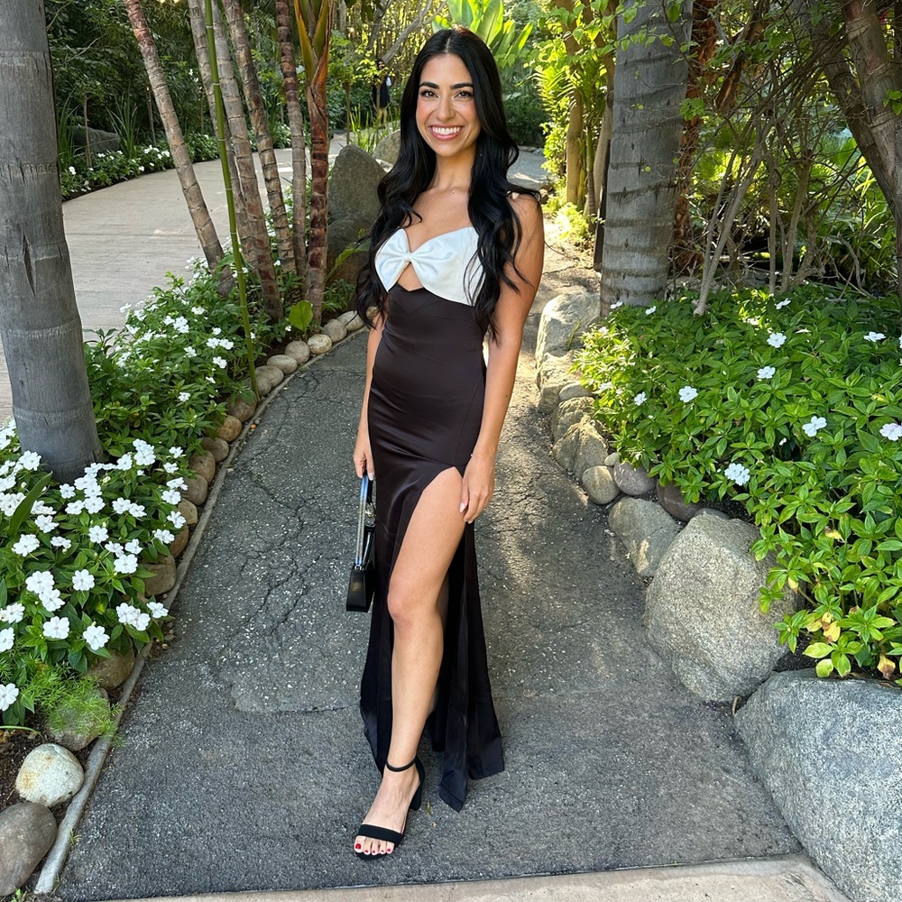 Miss Circle - Eleanor Black and White Bow Satin Gown